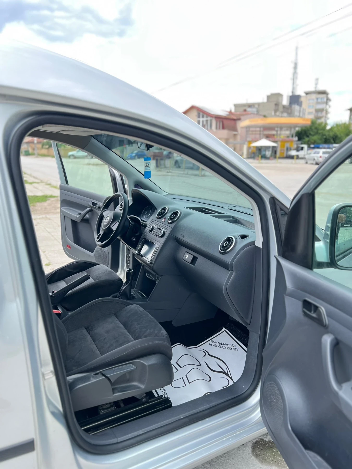 VW Caddy 1.6tdi 102к.с., снимка 8 - Автомобили и джипове - 55394665