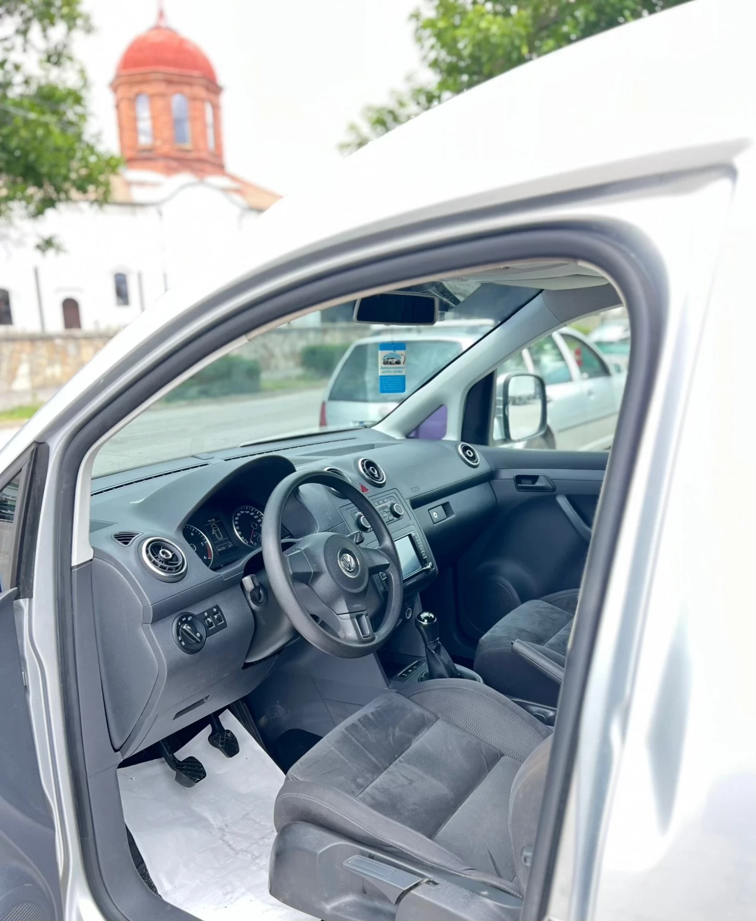 VW Caddy 1.6tdi 102к.с., снимка 7 - Автомобили и джипове - 55394665