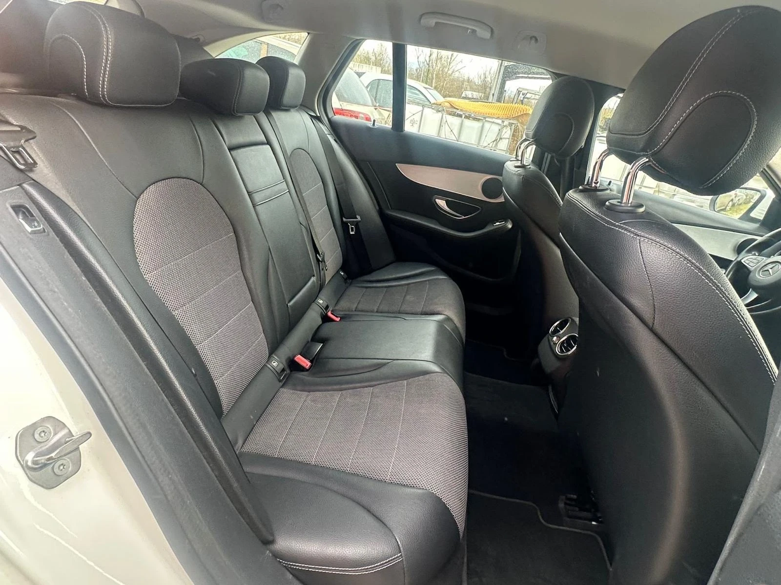 Mercedes-Benz C 220, снимка 12 - Автомобили и джипове - 55590615