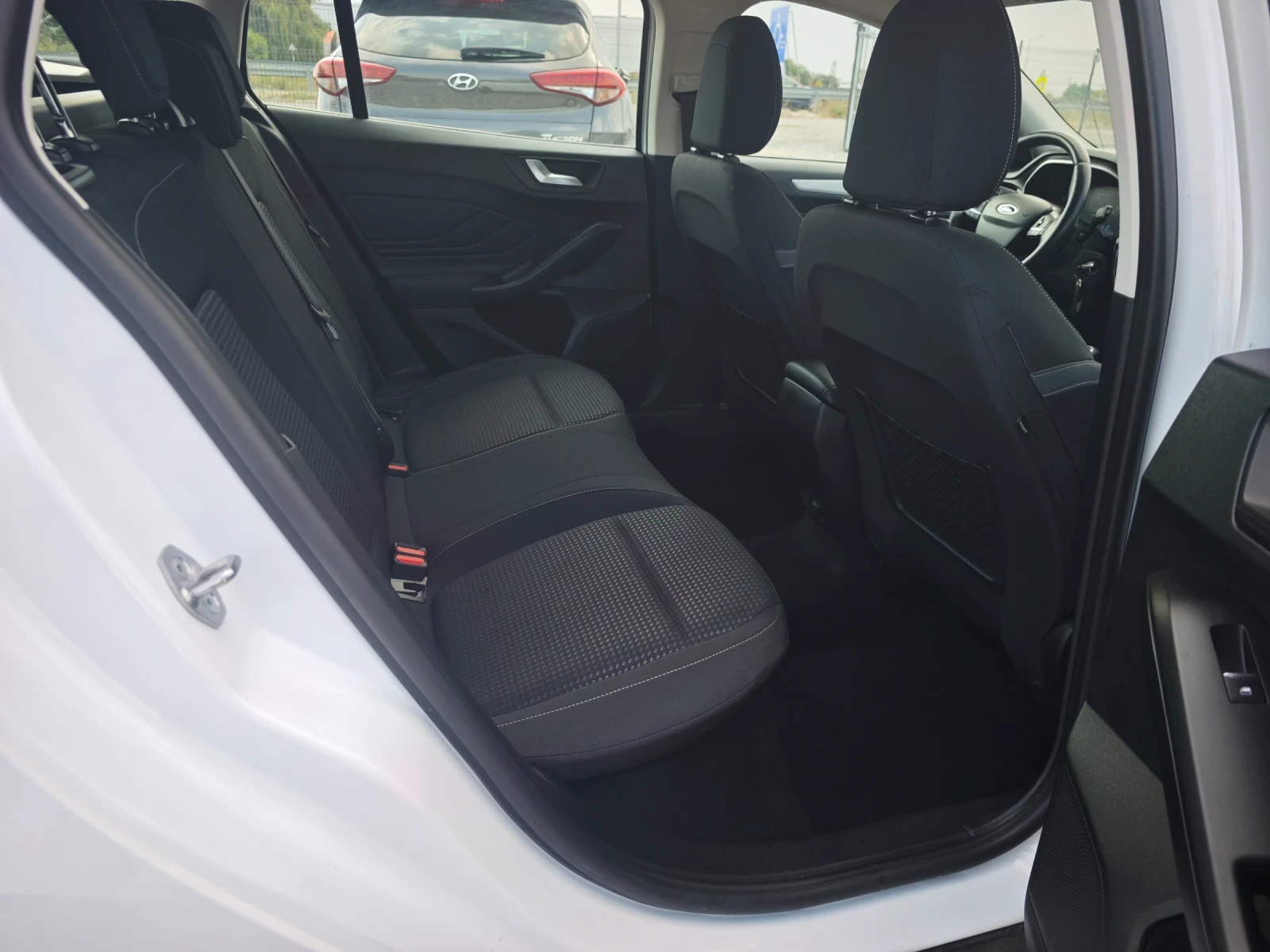 Ford Focus 1.5tdci, снимка 13 - Автомобили и джипове - 55708766