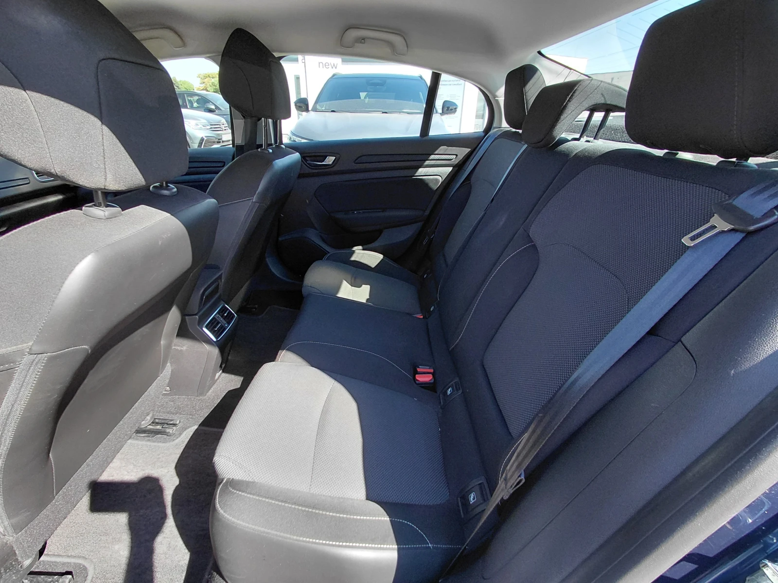 Renault Megane 1.3TCe/140к.с/Life, снимка 16 - Автомобили и джипове - 55740443