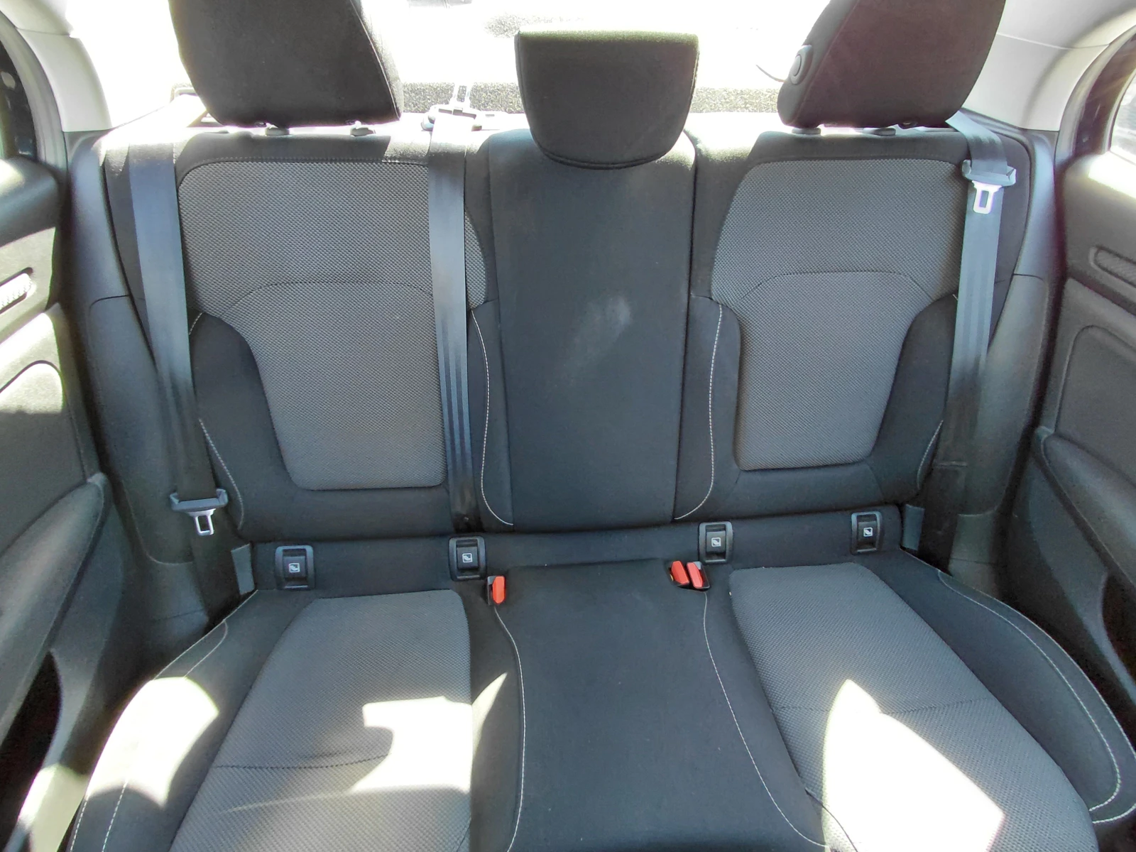 Renault Megane 1.3TCe/140к.с/Life, снимка 13 - Автомобили и джипове - 55740443