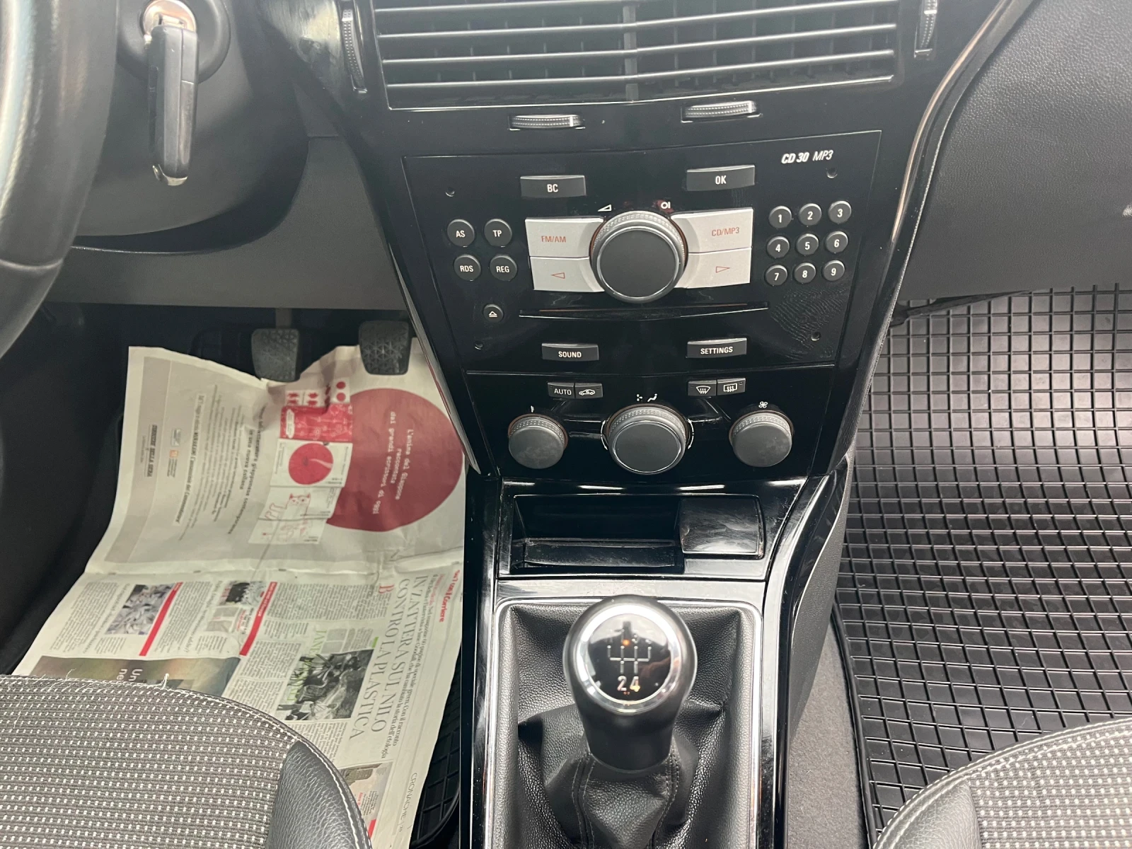 Opel Astra 1.6i, снимка 9 - Автомобили и джипове - 56167095