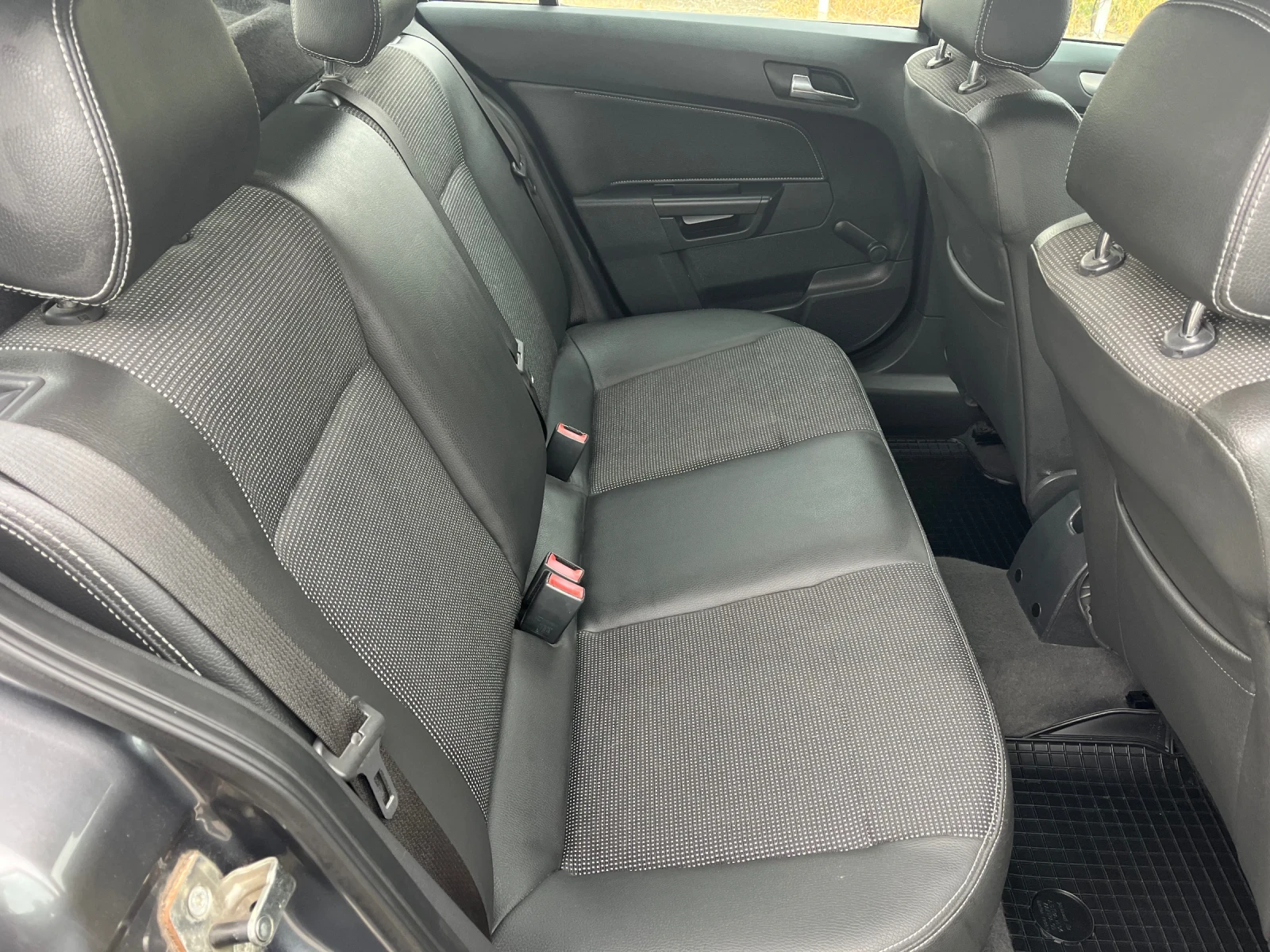 Opel Astra 1.6i, снимка 10 - Автомобили и джипове - 56167095