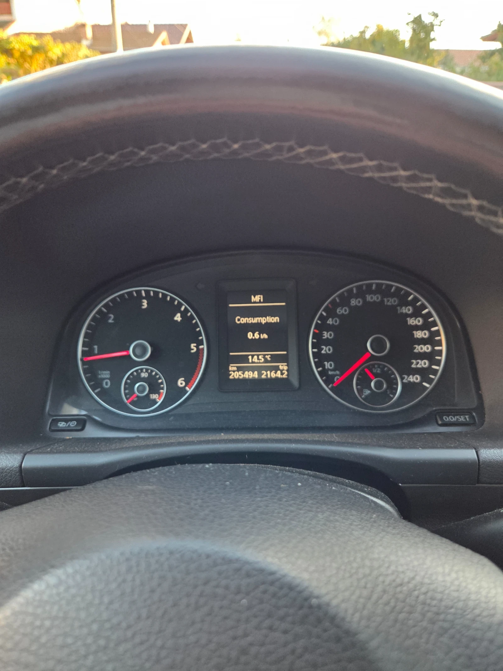 VW Touran, снимка 15 - Автомобили и джипове - 56227101