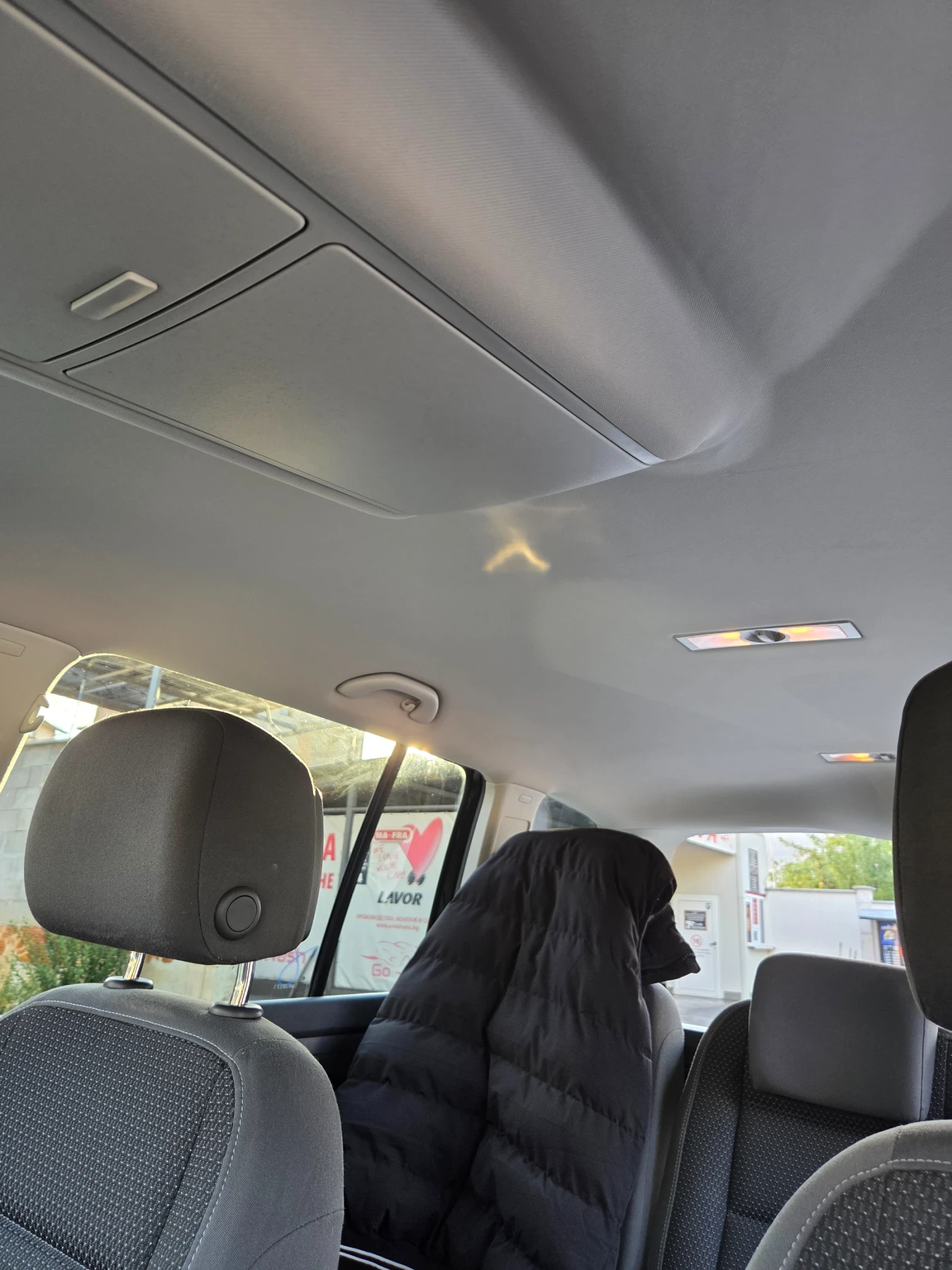 VW Touran, снимка 5 - Автомобили и джипове - 56227101