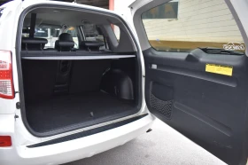 Toyota Rav4 2.2D/150kc= CROSSOVER= AUTOMAT= AWD= КОЖА/НАВИ= ТО, снимка 12