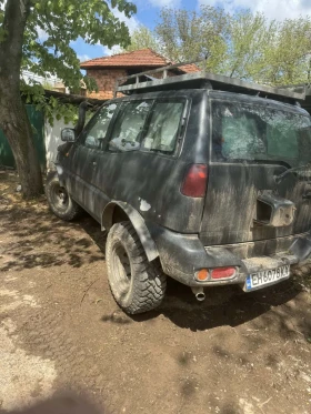 Nissan Terrano 2.4 Газ Бензин , снимка 5