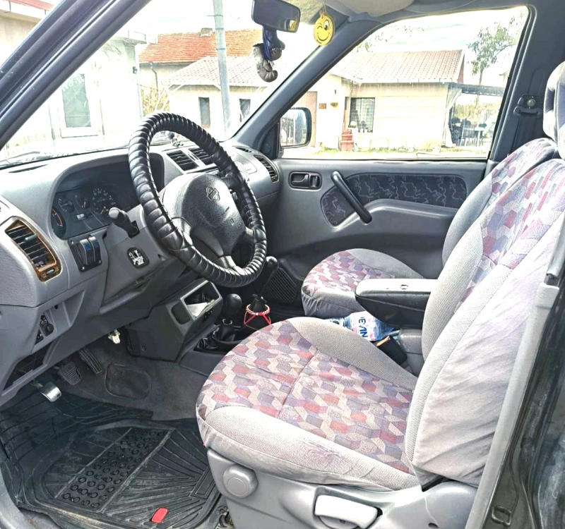 Nissan Terrano 2.7, снимка 6 - Автомобили и джипове - 48093718