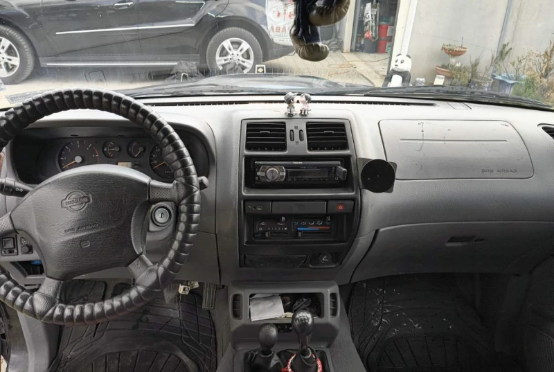 Nissan Terrano 2.7, снимка 8 - Автомобили и джипове - 48093718