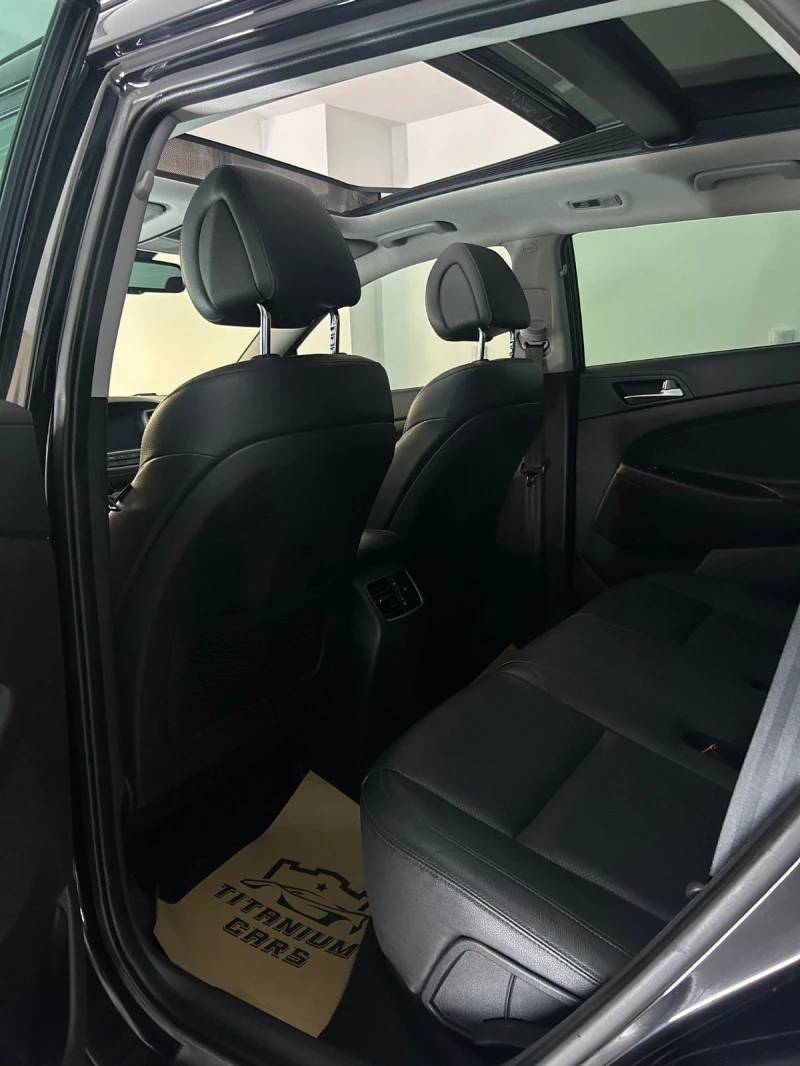 Hyundai Tucson 2.0CRDi Xpossible 4WD/Keyless/Панорама, снимка 10 - Автомобили и джипове - 48376858