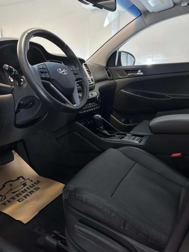 Hyundai Tucson 2.0CRDi Xpossible 4WD/Keyless/Панорама, снимка 9 - Автомобили и джипове - 48376858