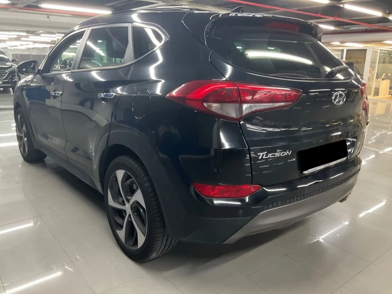 Hyundai Tucson 2.0CRDi Xpossible 4WD/Keyless/Панорама, снимка 4 - Автомобили и джипове - 48376858