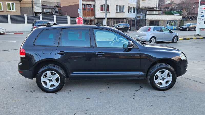 VW Touareg 6скорости/Навигациа/Кожа/Пружини, снимка 7 - Автомобили и джипове - 52923665