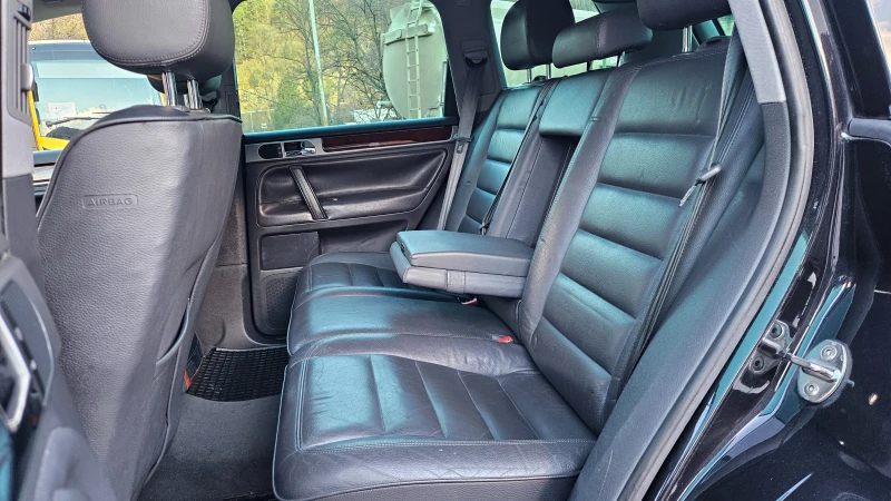 VW Touareg 6скорости/Навигациа/Кожа/Пружини, снимка 14 - Автомобили и джипове - 52923665