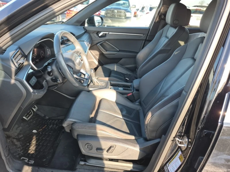 Audi Q3 * PROGRESSIV * CARFAX * , снимка 7 - Автомобили и джипове - 53043599