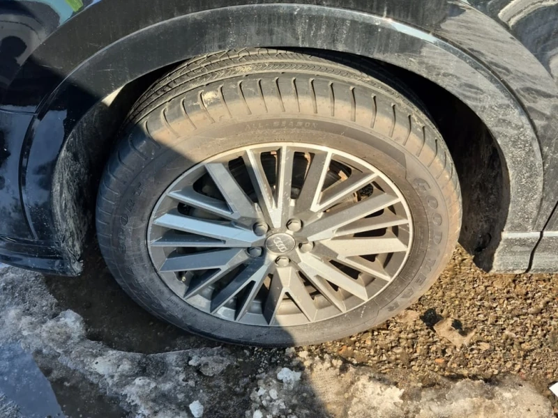 Audi Q3 * PROGRESSIV * CARFAX * , снимка 6 - Автомобили и джипове - 53043599