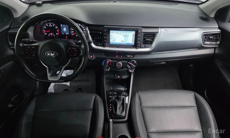 Kia Stonic, снимка 7 - Автомобили и джипове - 53418244