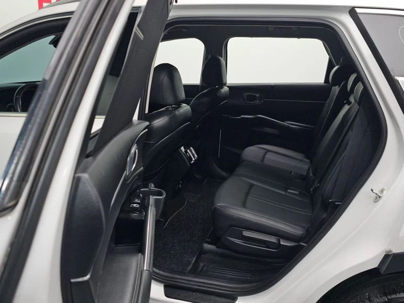 Kia Sorento 2.2 Automatic, снимка 16 - Автомобили и джипове - 55579844