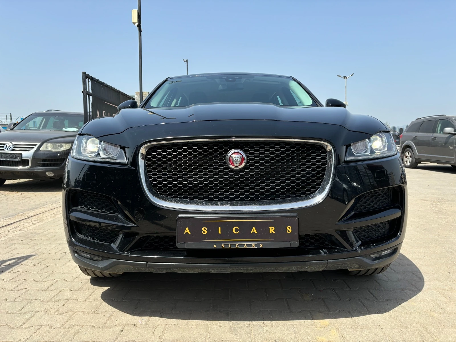 Jaguar F-PACE 2.0D AWD AUTOMATIC EURO 6B - изображение 8