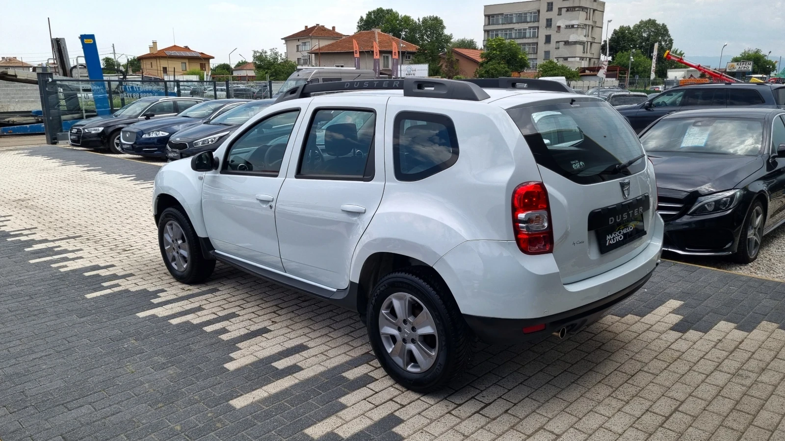 Dacia Duster 1.6 i 4x4 - изображение 4