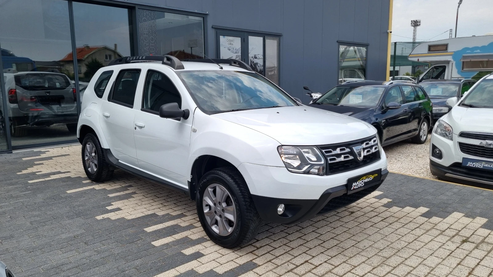 Dacia Duster 1.6 i 4x4 - изображение 2