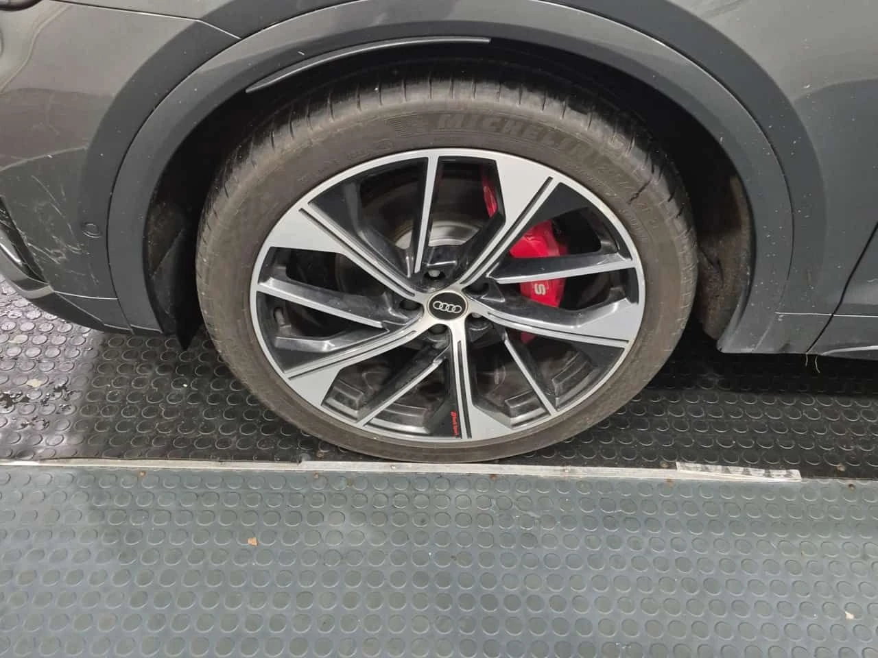 Audi SQ5 3.0TFSI * TECHNIK * CARFAX * Без инциденти * , снимка 15 - Автомобили и джипове - 54546780