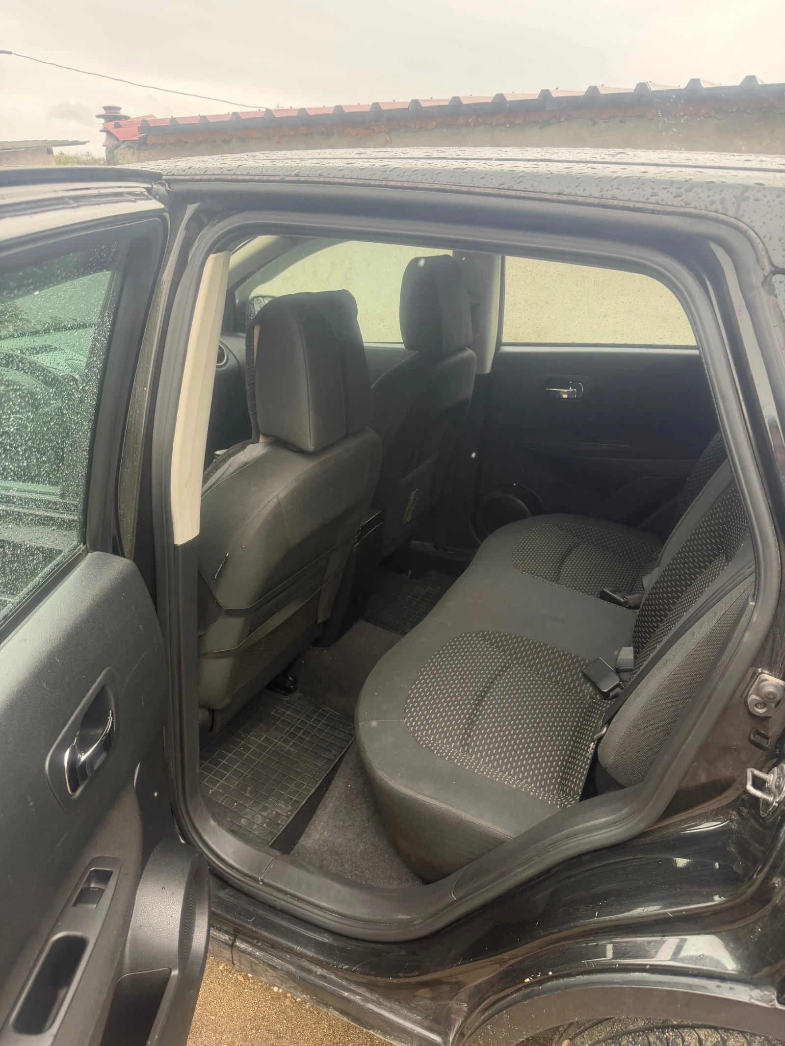Nissan Qashqai 1.5dci, снимка 9 - Автомобили и джипове - 54579686