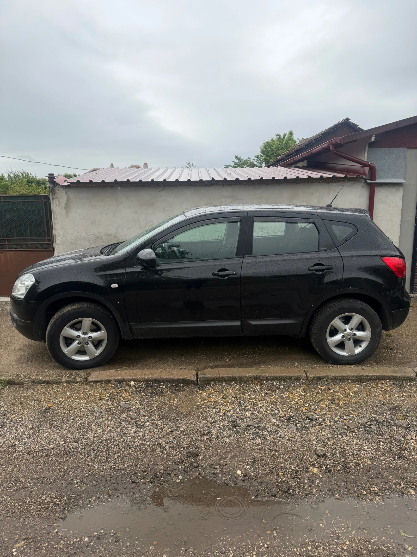 Nissan Qashqai 1.5dci, снимка 3 - Автомобили и джипове - 54579686