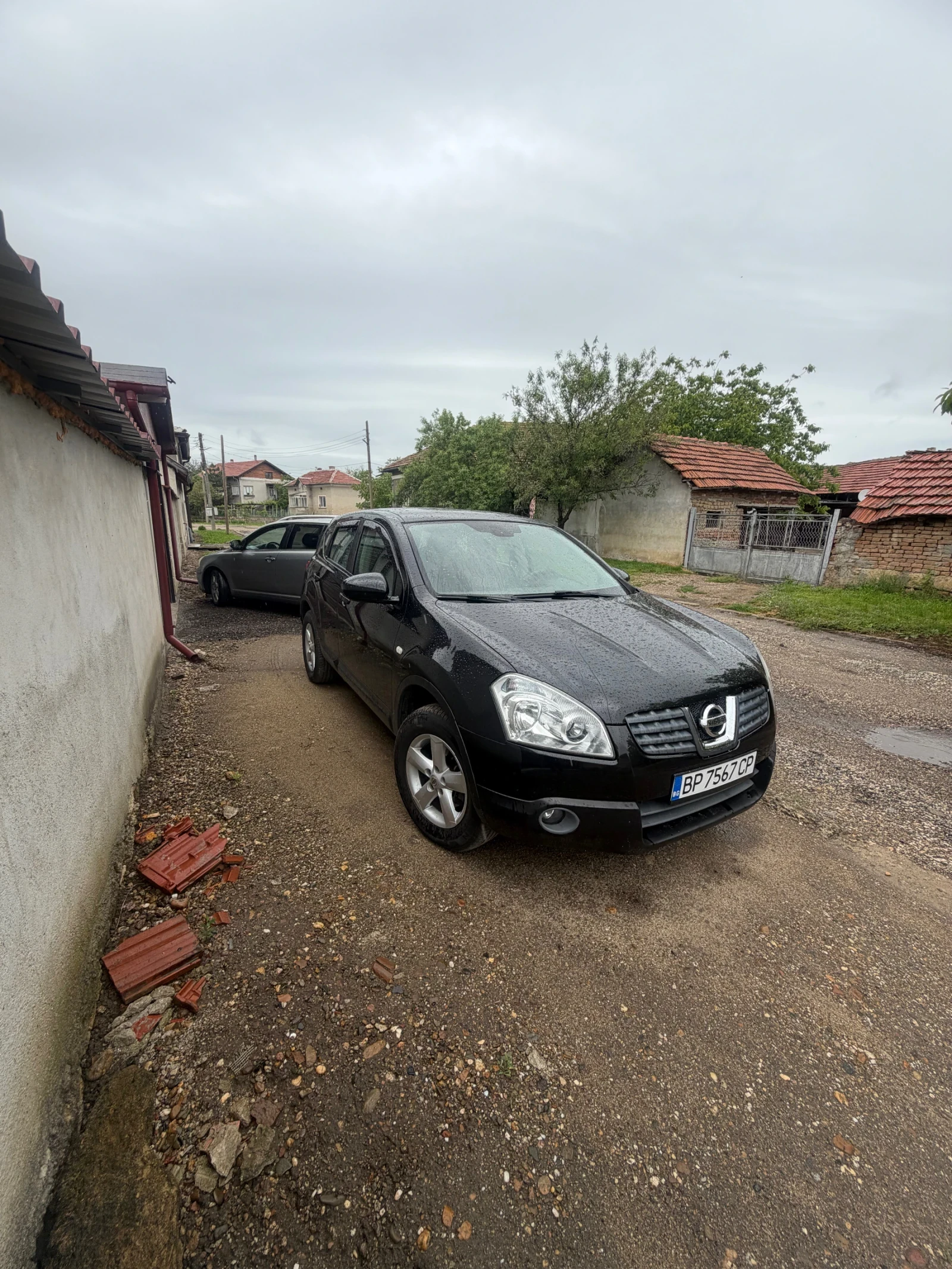 Nissan Qashqai 1.5dci, снимка 2 - Автомобили и джипове - 54579686