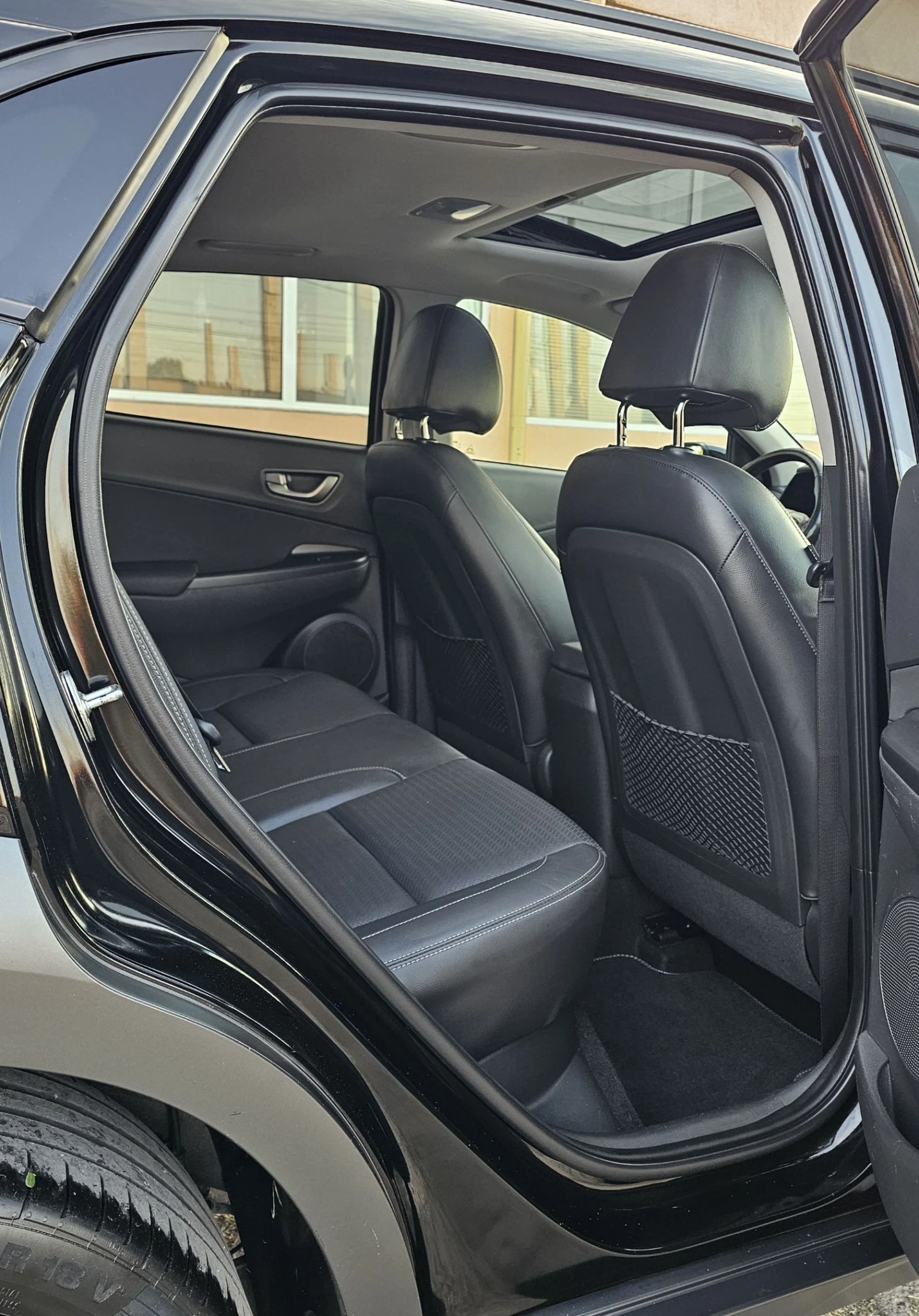 Hyundai Kona 1.6 T-GDI 4WD Premium KRELL CarPlay Обдухване, снимка 10 - Автомобили и джипове - 55094565
