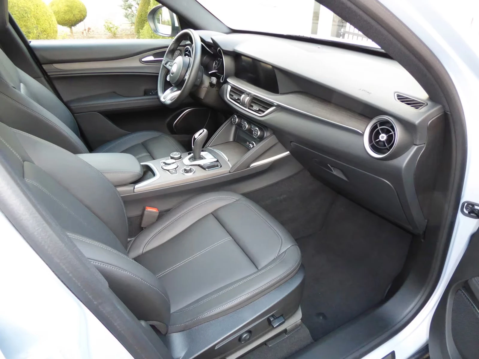 Alfa Romeo Stelvio 2.0TURBO/280HP/Q4/CAM/MEMO/NAVI/LED/542q, снимка 13 - Автомобили и джипове - 55446483