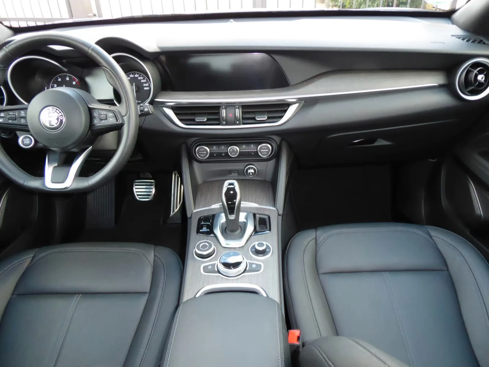 Alfa Romeo Stelvio 2.0TURBO/280HP/Q4/CAM/MEMO/NAVI/LED/542q, снимка 10 - Автомобили и джипове - 55446483