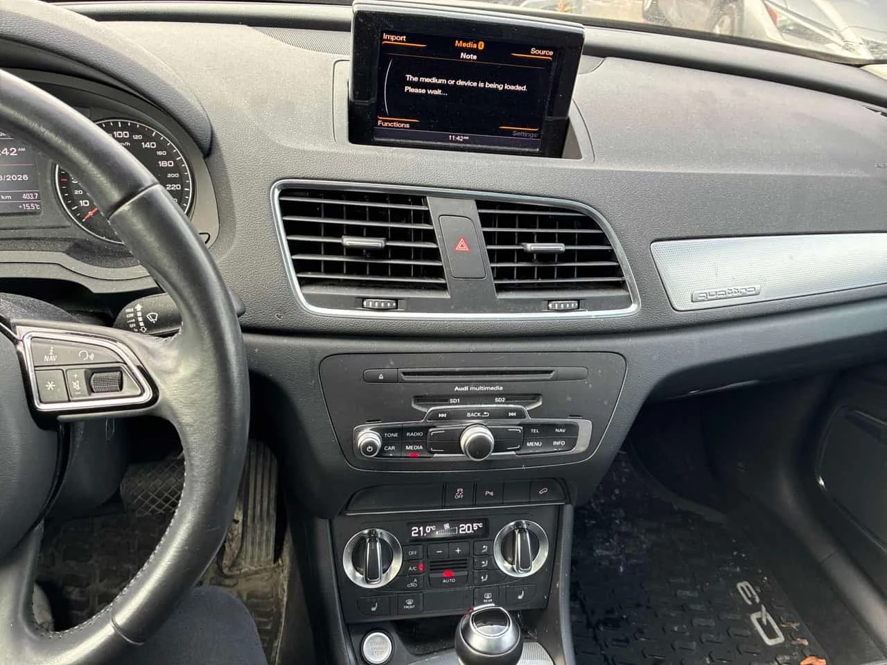 Audi Q3 * Technik * CARFAX* АВТОКРЕДИТ* , снимка 9 - Автомобили и джипове - 56719165