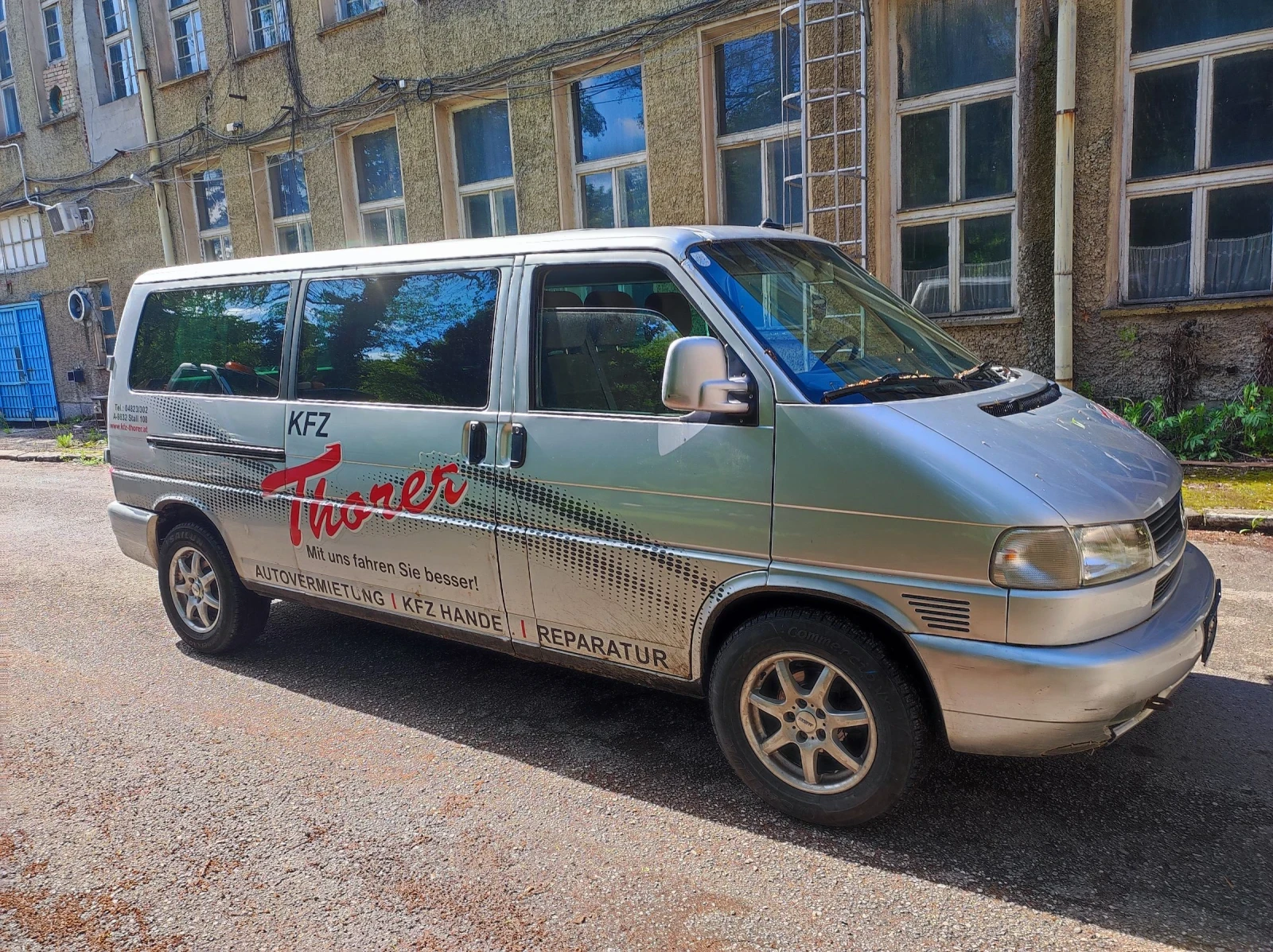 VW Caravelle 2.5 TDI syncro, снимка 2 - Бусове и автобуси - 54383596