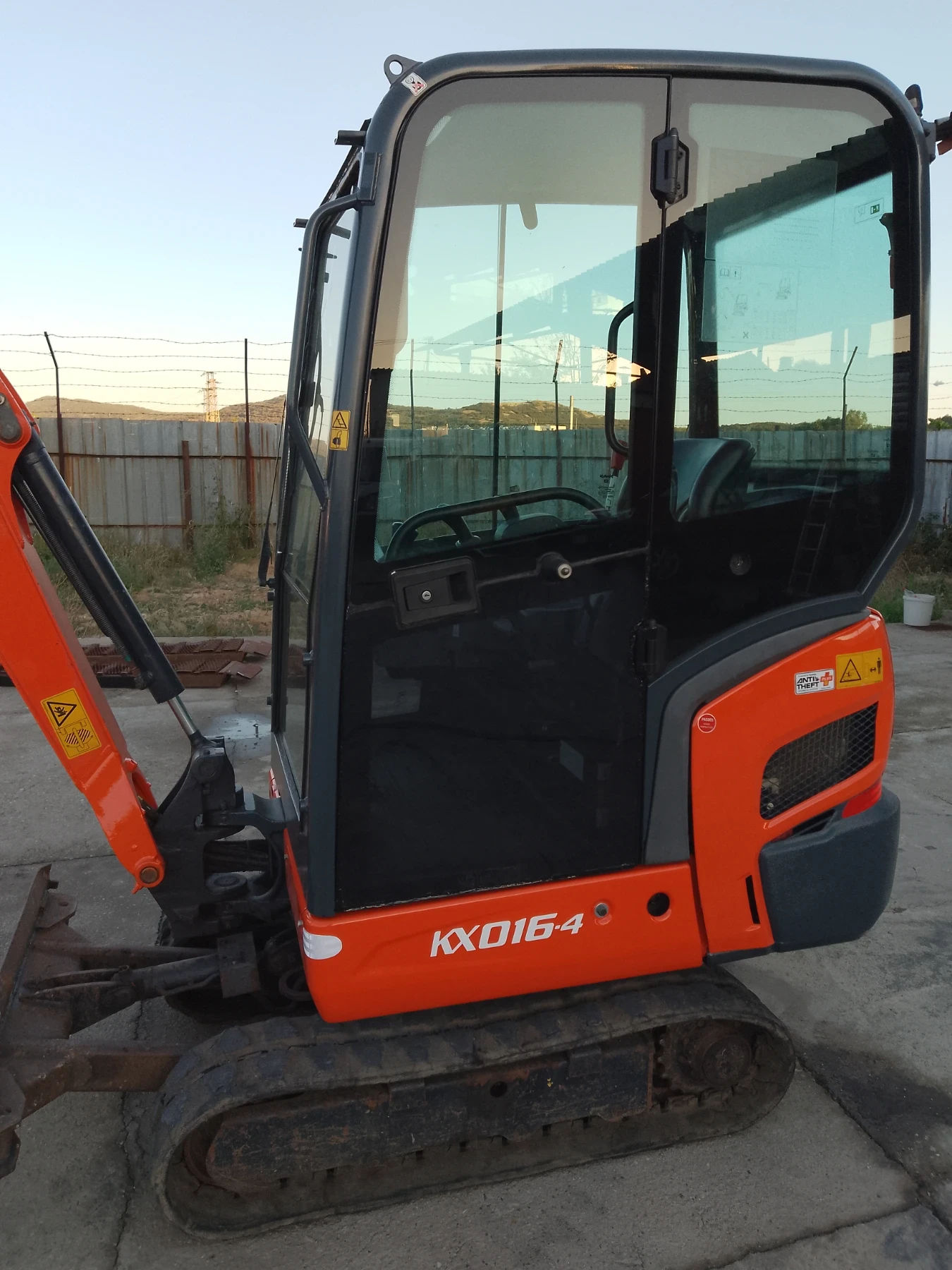 Багер Kubota KX016-4, снимка 2 - Индустриална техника - 54347990