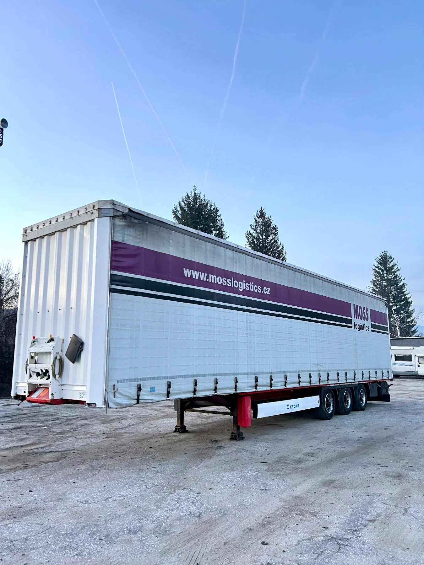 Полуремарке Krone Mega