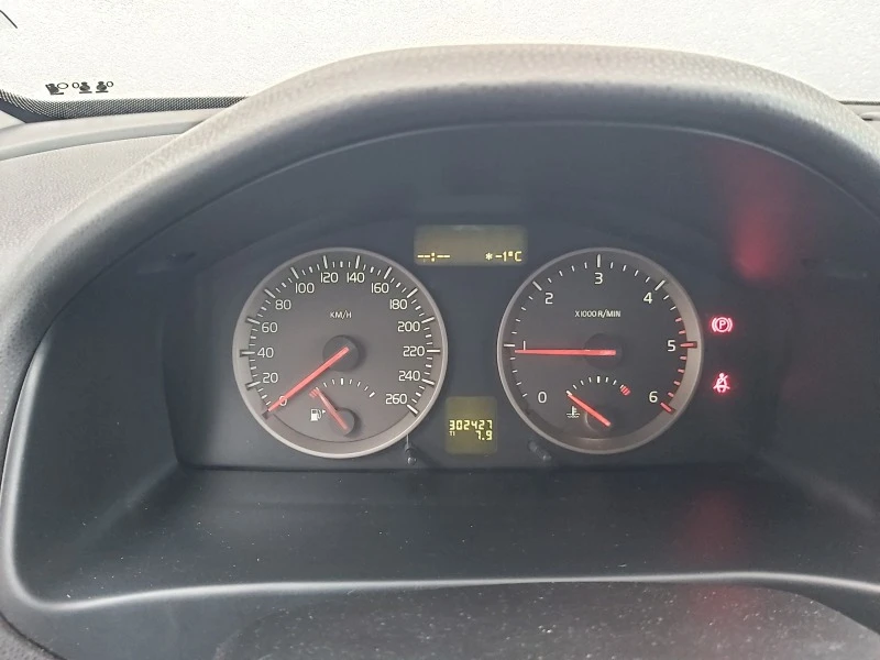 Volvo V50 2.0 hdi 136, снимка 2 - Автомобили и джипове - 47070183