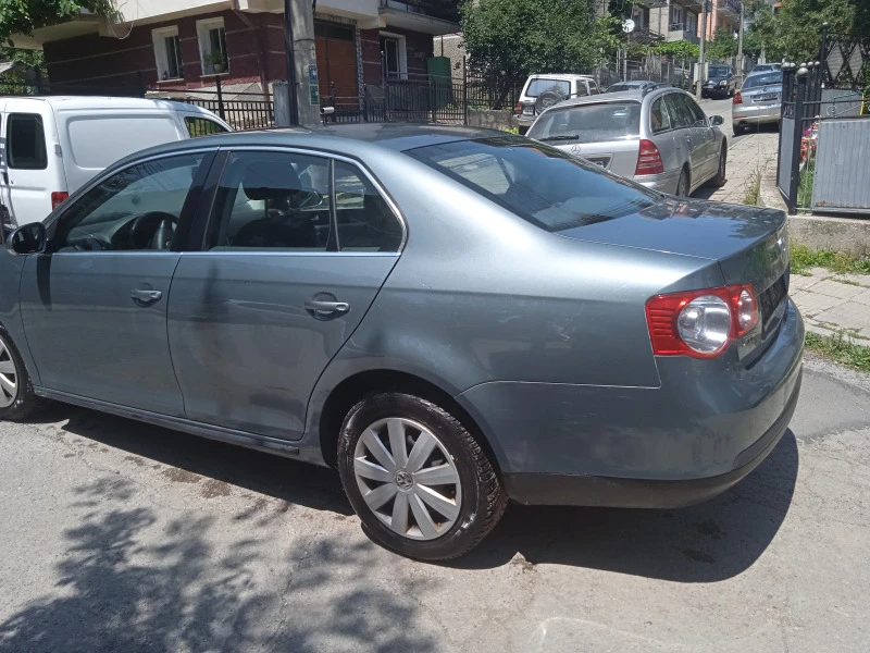 VW Jetta, снимка 2 - Автомобили и джипове - 47108589