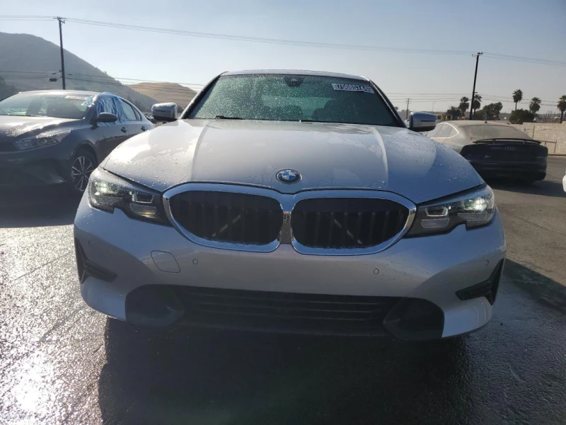 BMW 330 пано* laser* памет* gesture control* , снимка 5 - Автомобили и джипове - 48457869