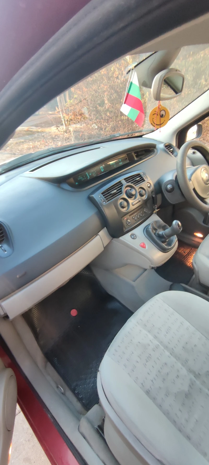 Renault Scenic, снимка 9 - Автомобили и джипове - 48882838