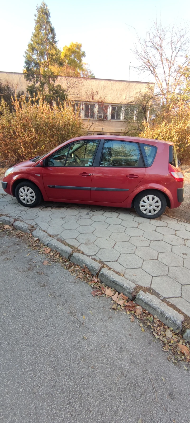 Renault Scenic, снимка 3 - Автомобили и джипове - 48882838