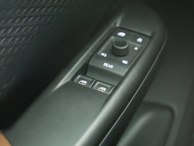 Cupra Born E-BOOST/231HP/CAM/NAVI/LED/AMBI/CARPLAY/KLESS/614v, снимка 13 - Автомобили и джипове - 50685335