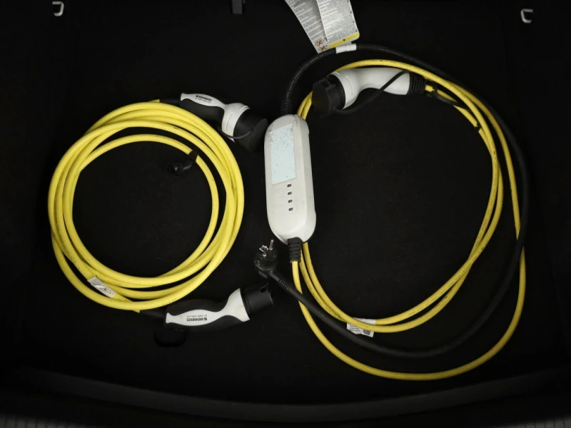 Cupra Born E-BOOST/231HP/CAM/NAVI/LED/AMBI/CARPLAY/KLESS/614v, снимка 15 - Автомобили и джипове - 50685335