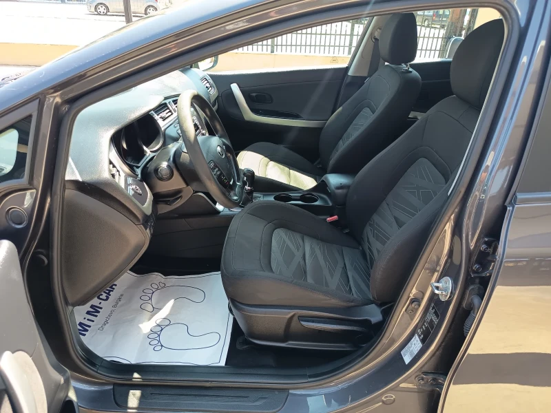 Kia Ceed 1.4i 16v, снимка 8 - Автомобили и джипове - 51310767