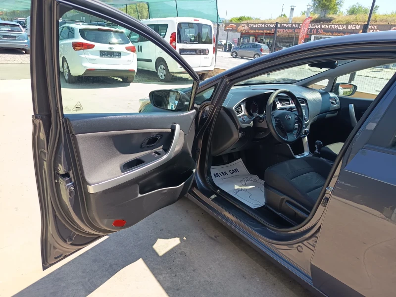 Kia Ceed 1.4i 16v, снимка 9 - Автомобили и джипове - 51310767