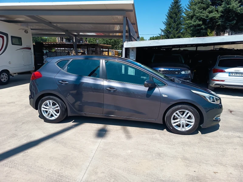 Kia Ceed 1.4i 16v, снимка 3 - Автомобили и джипове - 51310767