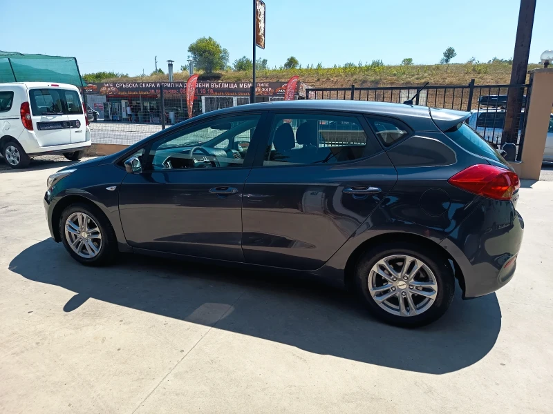 Kia Ceed 1.4i 16v, снимка 7 - Автомобили и джипове - 51310767