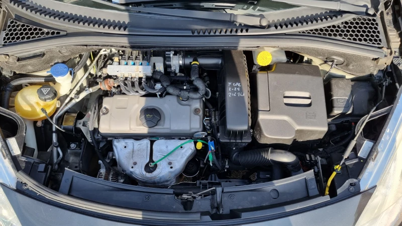Citroen C3 1.4i GAS EXCLUSIVE eu 5A, снимка 13 - Автомобили и джипове - 51664893