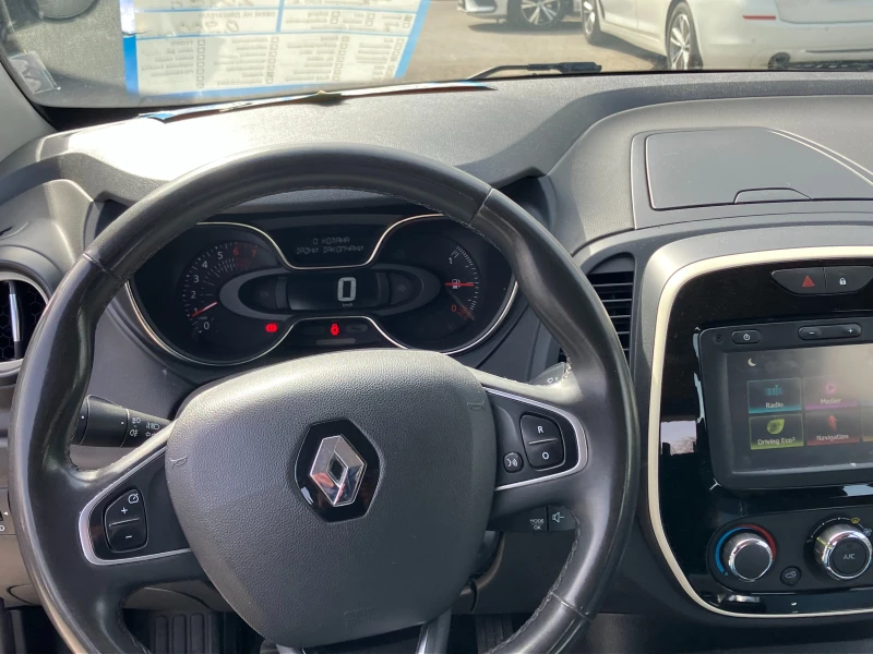 Renault Captur, снимка 10 - Автомобили и джипове - 53003554